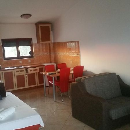 Apartments Tara Ulcinj Exterior photo