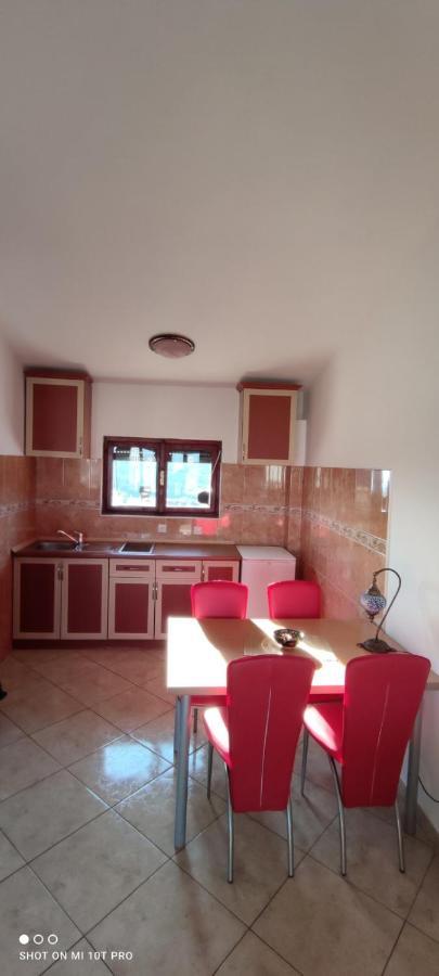 Apartments Tara Ulcinj Exterior photo