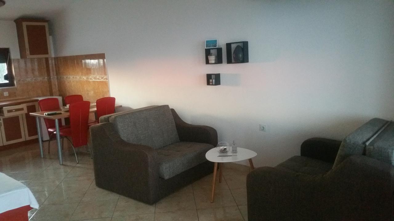 Apartments Tara Ulcinj Exterior photo