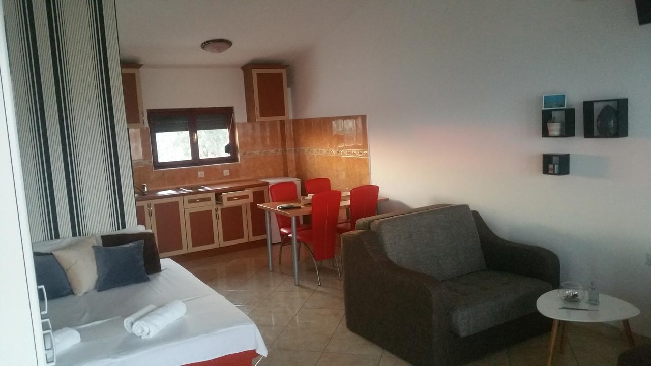 Apartments Tara Ulcinj Exterior photo