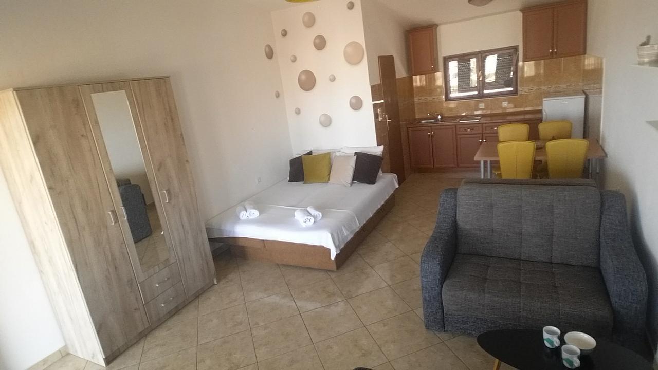 Apartments Tara Ulcinj Exterior photo